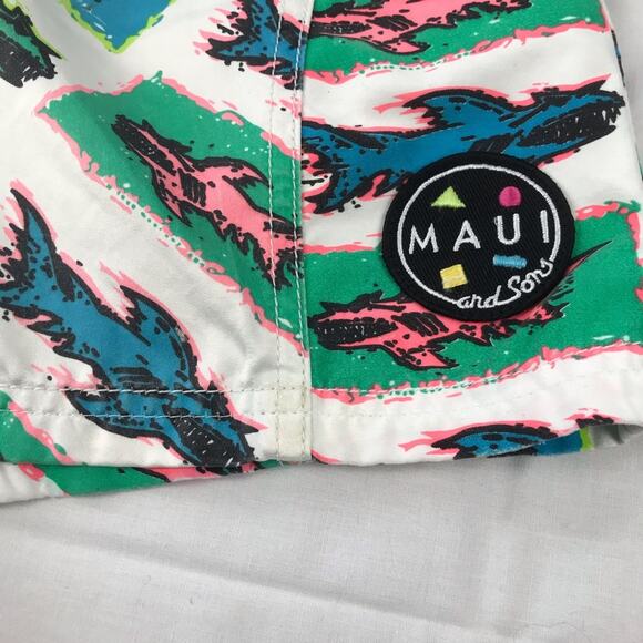 Maui and Sons shark‎ swim trunks - Picture 8 of 9